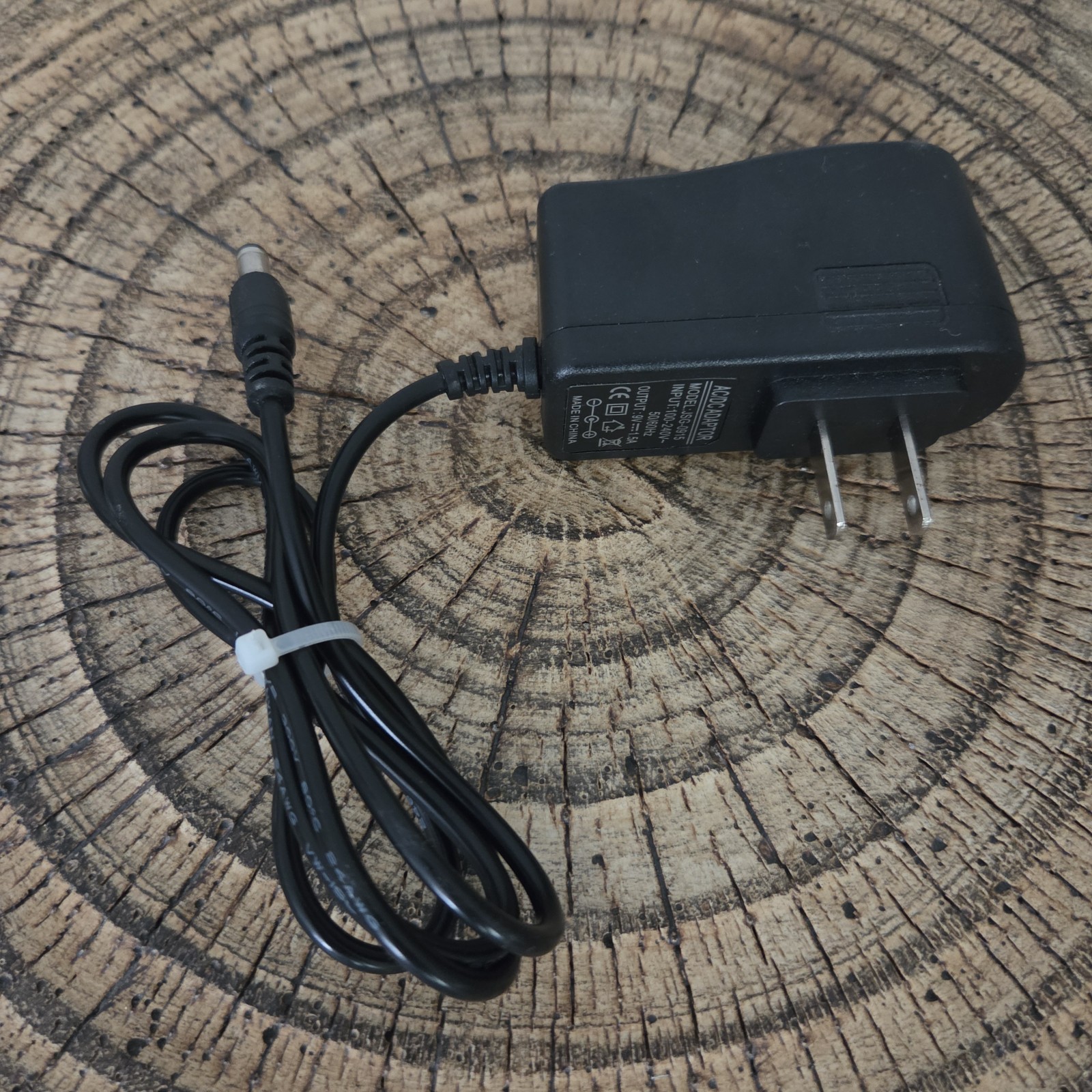 AC/DC Power Adapter Charger 9V 1.5A 100-240V Model JSG-0915 US Plug