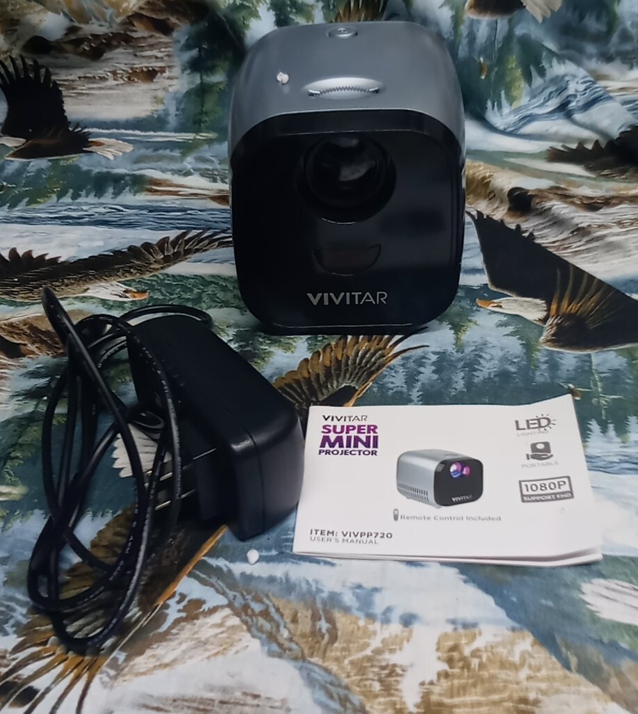 VIVITAR SUPER MINI PORTABLE PROJECTOR 1080P 