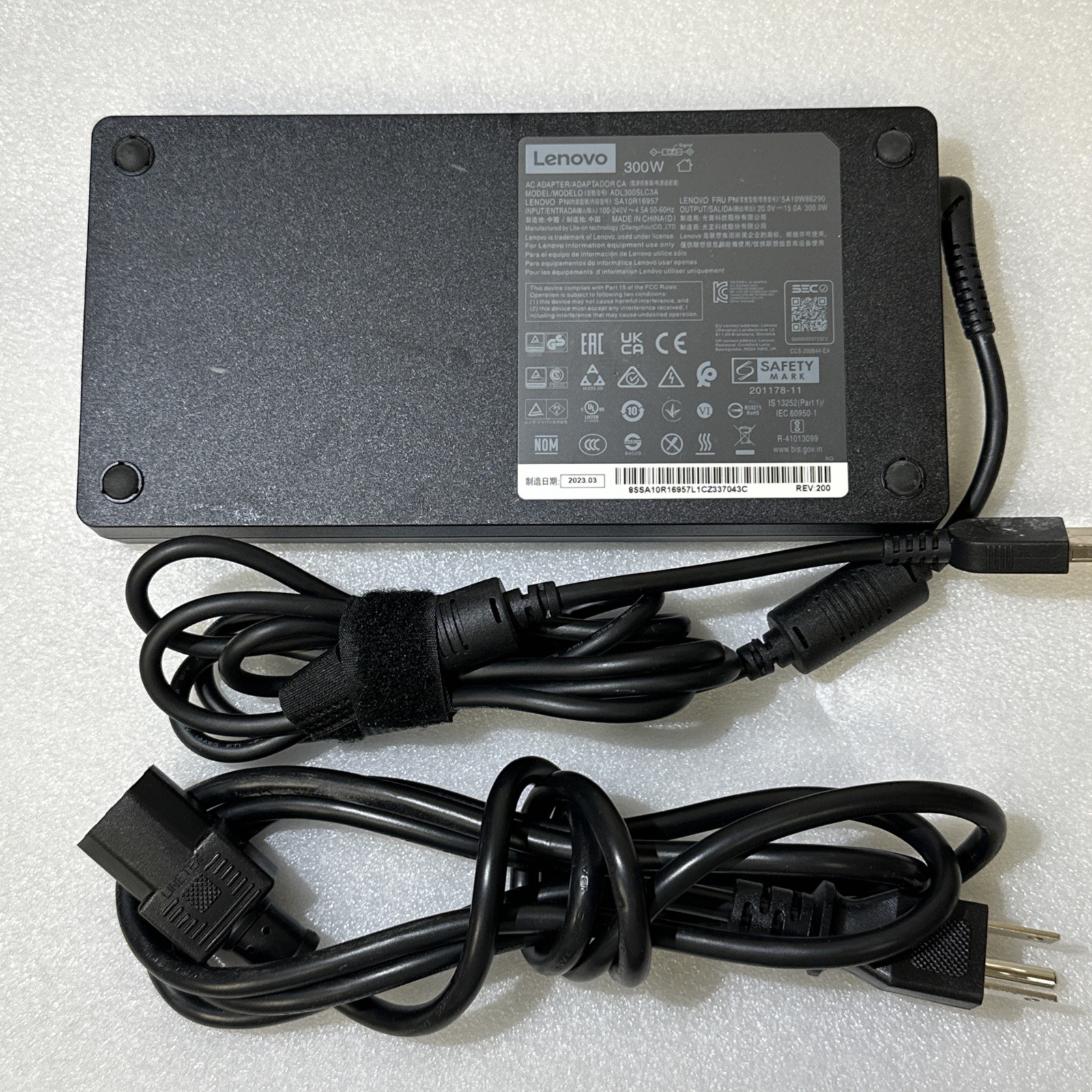 Genuine OEM Lenovo 300W 20V 15A ADL300SDC3A AC Adapter Charger + Power Cord