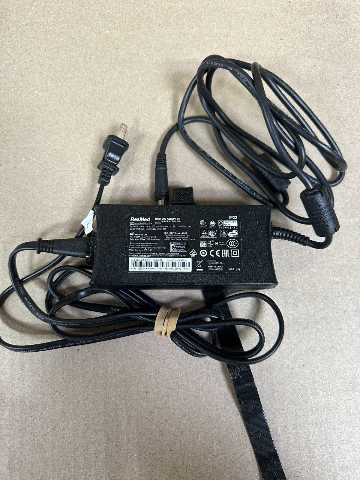 Genuine ResMed 370001 AC / DC Adapter 24V 3.75A 90W