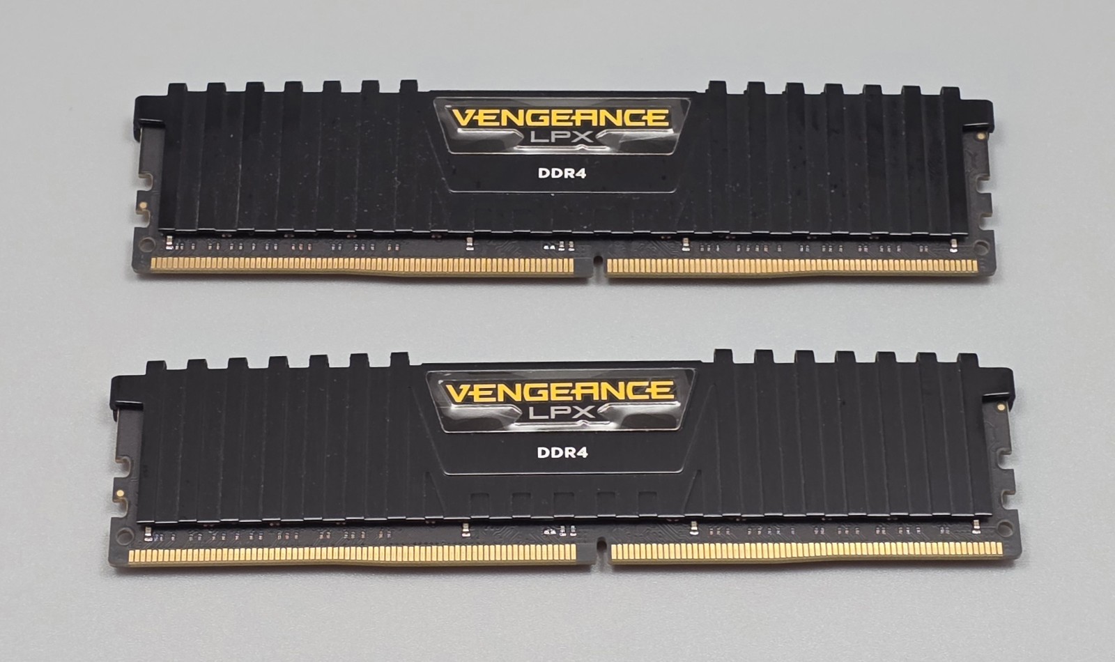 Corsair Vengeance LPX 32GB (2x16GB) DDR4 DRAM 2666MHz (PC4-21300) C16 Memory Kit