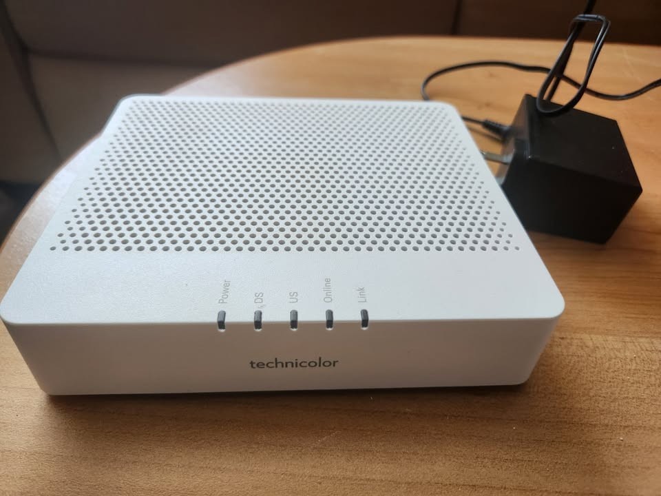 Technicolor TC4400-AM DOCSIS 3.1 Cable Modem - Rogers / TekSavvy Compatible
