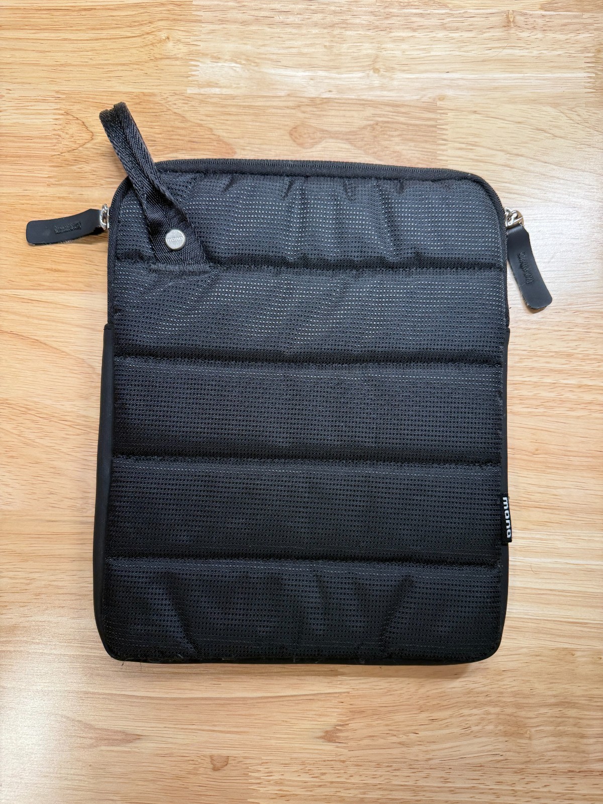 MONO Loop Sleeve for iPad Black