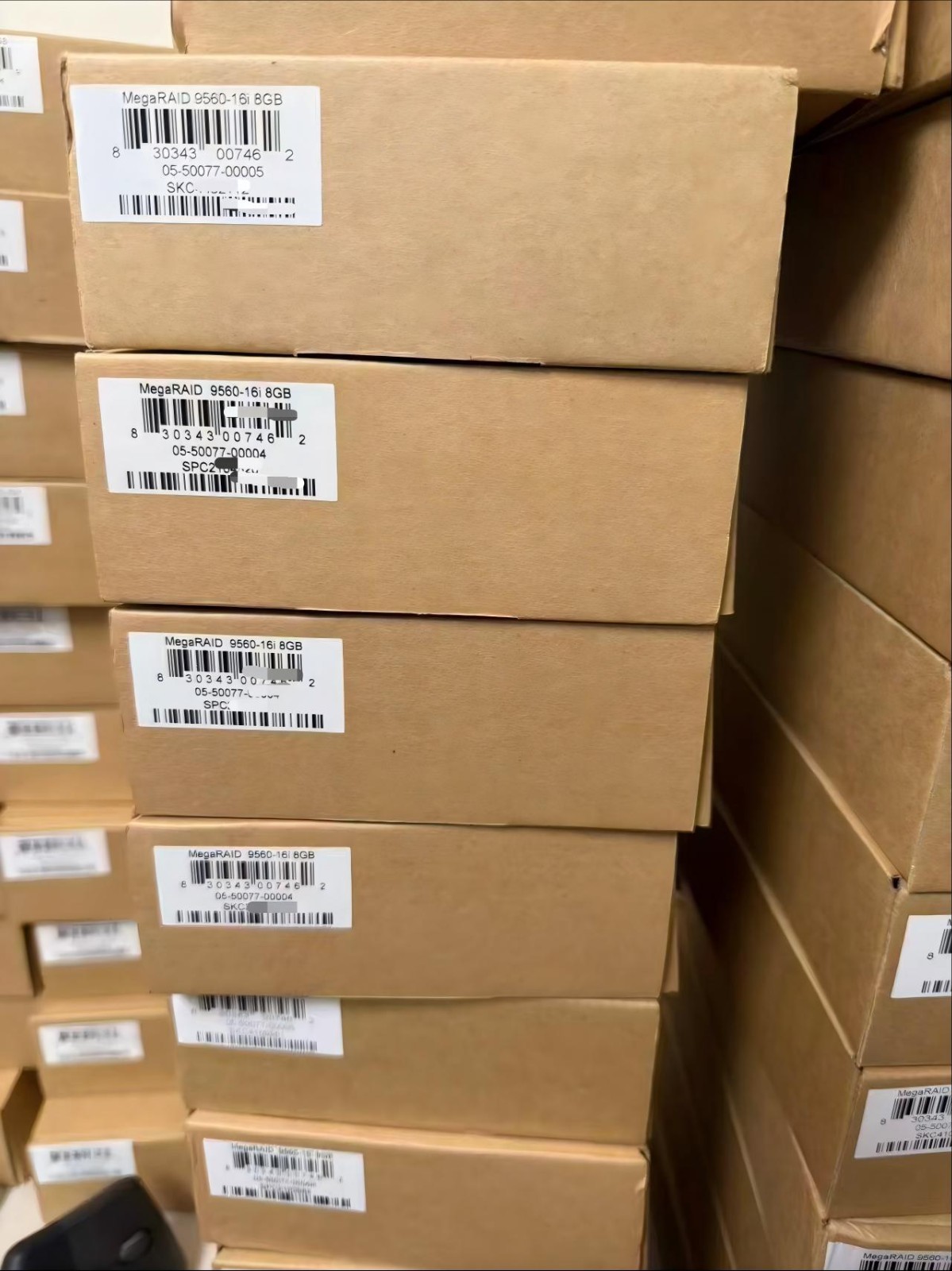 NEW Broadcom MegaRAID 9560-16i 12Gb/s SAS/SATA 8GB PCIe 4.0 x8 Enterprise RAID