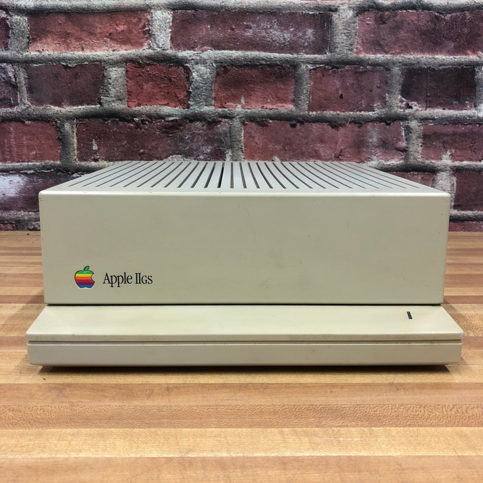 Apple IIGS A2S6000 Vintage Computer (TESTED WORKING)