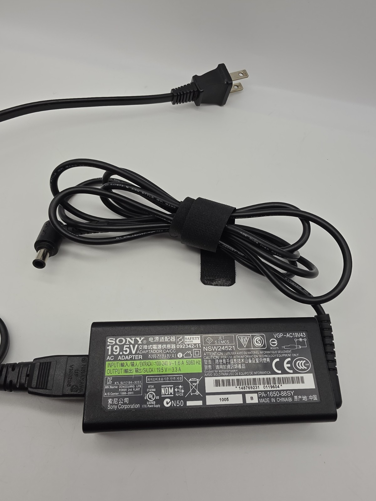 Original OEM Sony Power Supply Laptop Charger 19.5V 3.3A 65W 6.5 x 4.4mm w/Cord