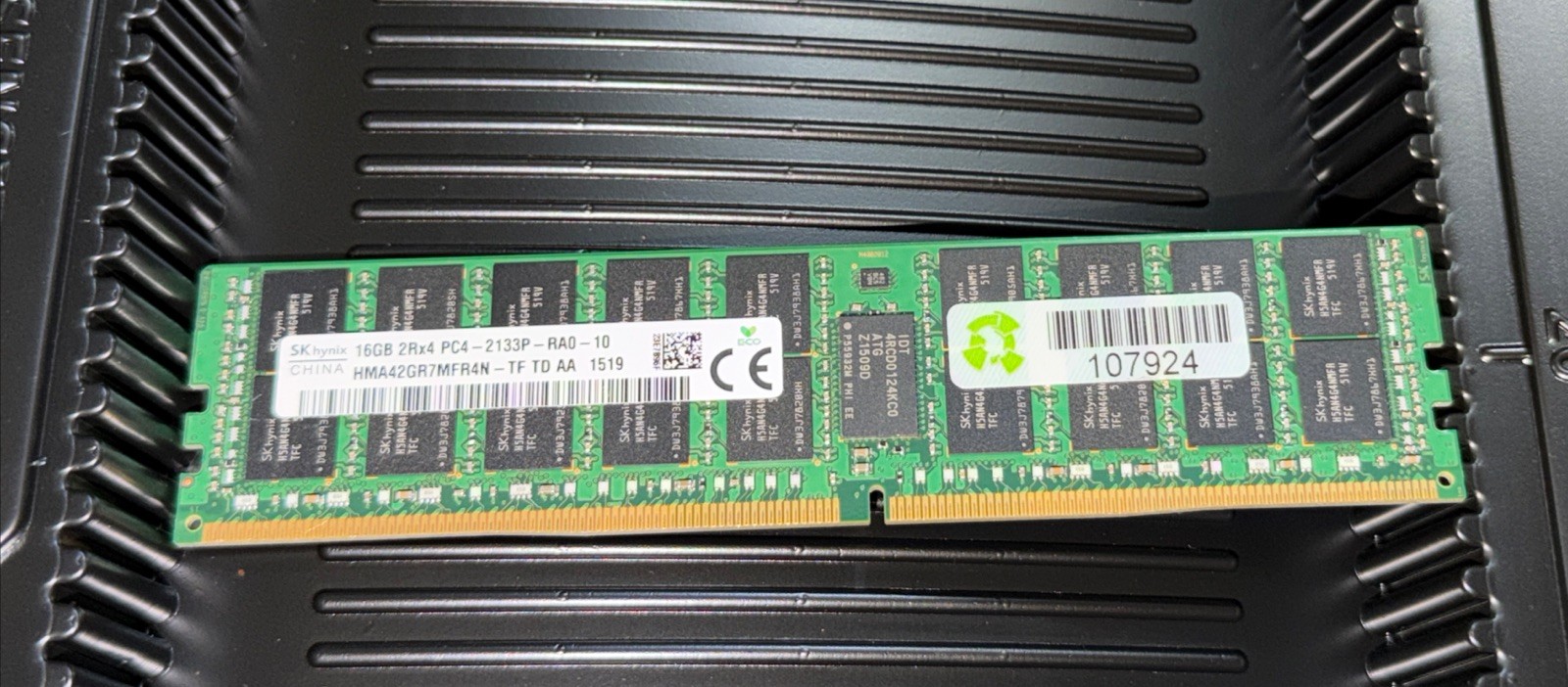 SK Hynix 16GB DDR4-2133P 2Rx4 RDIMM Server RAM HMA42GR7MFR4N-TF