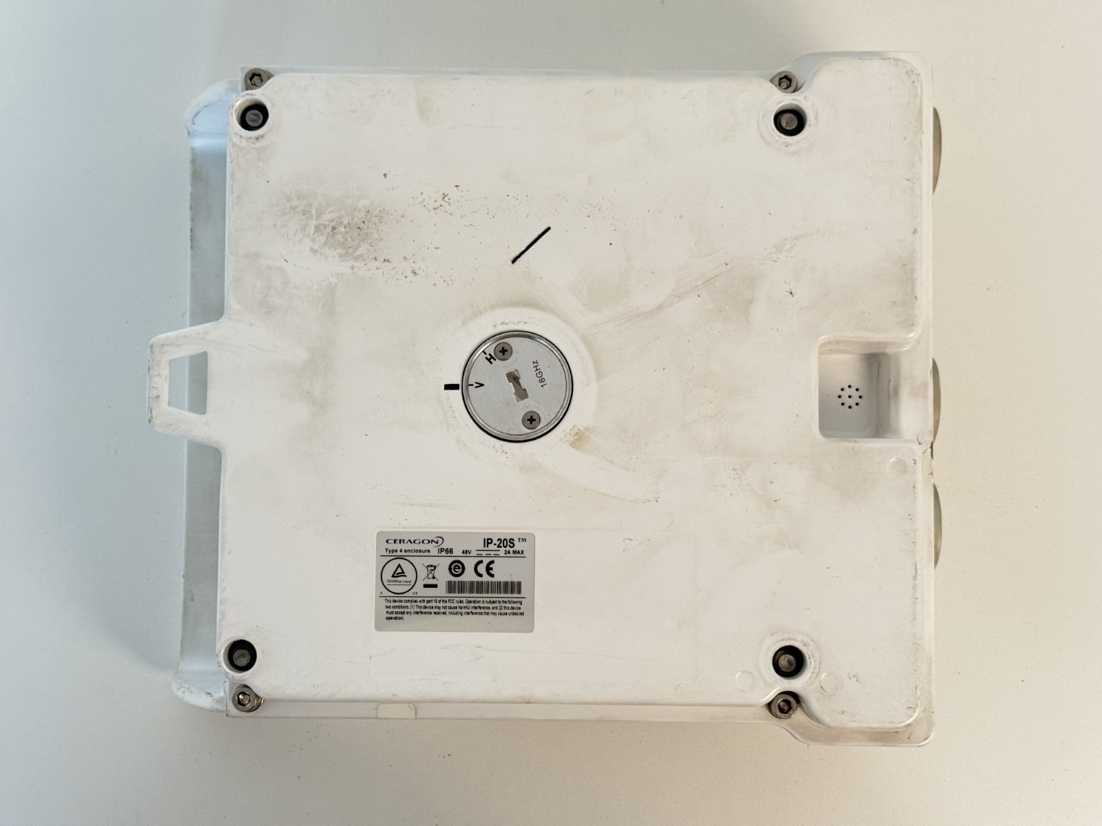 Ceragon FibeAir All Outdoor Terminal, 18GHz, IP-20S-F-18-H-ESS IP-20S