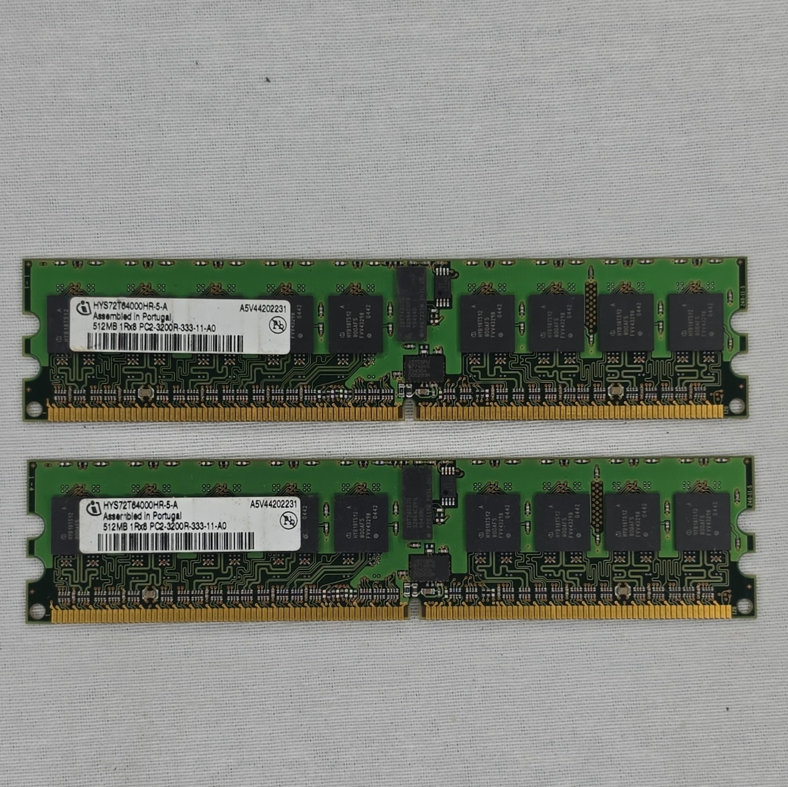 Infineon 1GB (2x512MB) DDR1 DIMM PC-3200 ECC Reg 184-Pin HYS72T64000HR-5-A