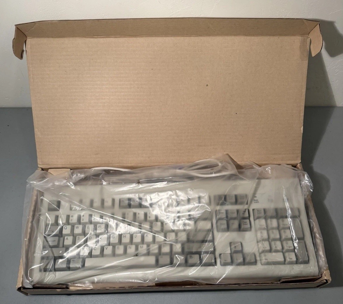 Dell QuietKey PS/2 Wired  RT7D5JTW  “mechanical” Keyboard 0463CD New Open Box