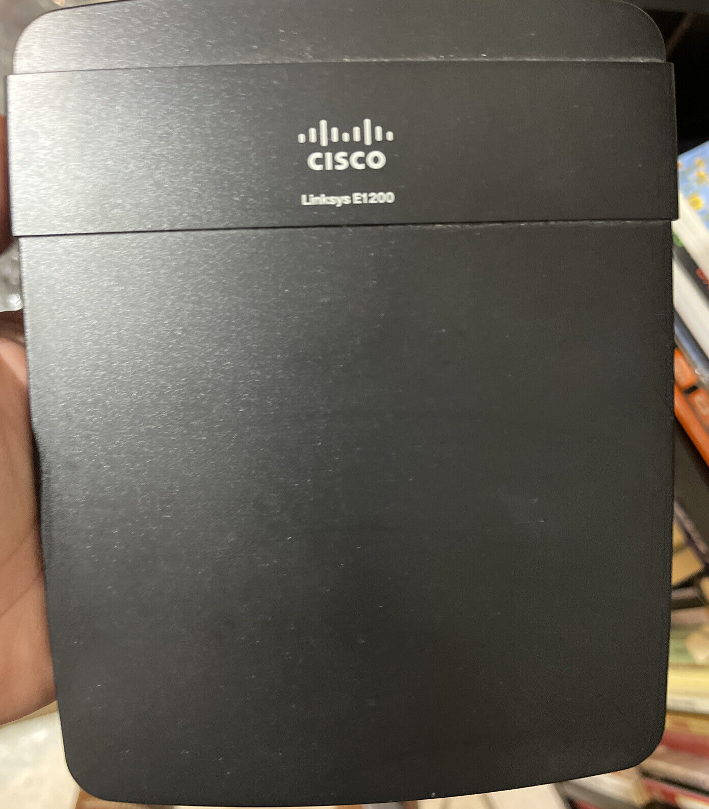 Cisco: Linksys#E1200 4-Port Gigabit Ethernet Dual-Band Wireless Router & Adapter