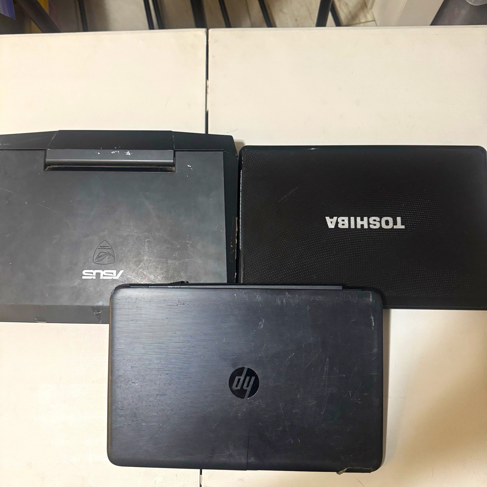 Lot of 3 Vintage Laptops (ASUS ROG Gaming, Toshiba Satellite, HP) –As-Is / Parts