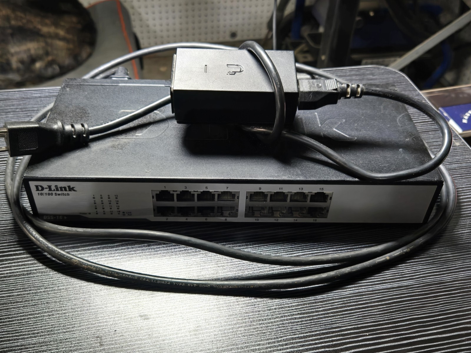 D-Link DSS-16+ 16-Port 10/100 Ethernet Switch + PoE Injector Adapter Bundle...