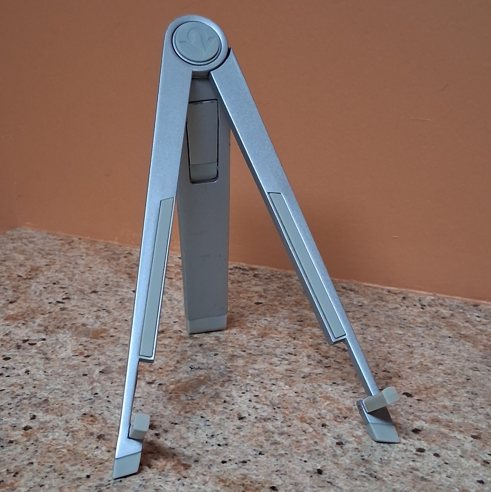 12South Compass Foldable Adjustable Metal Desktop Tablet Stand 