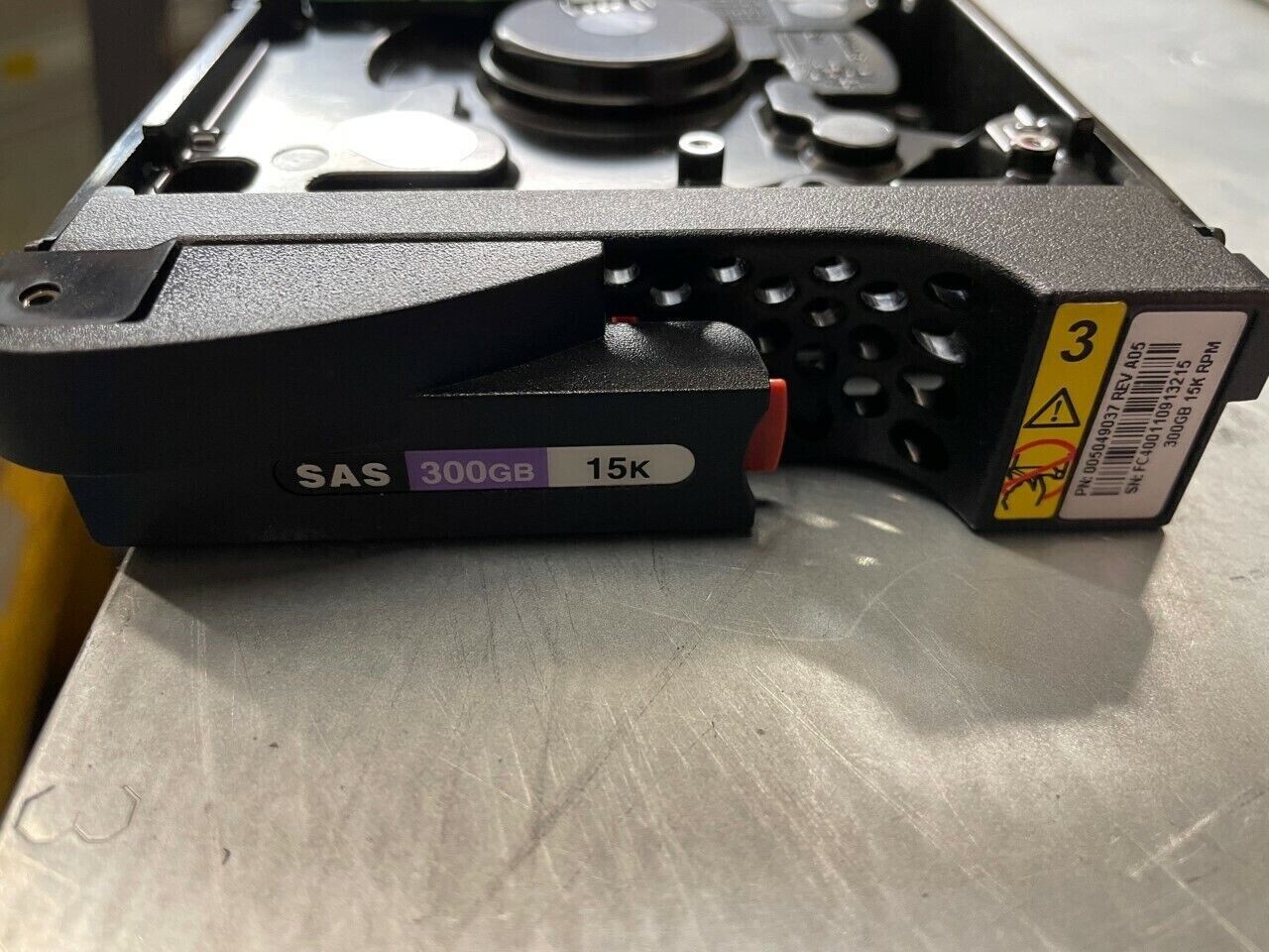 EMC V2-PS15-300 005049037 300G 15K 3.5" SAS VNXE3100 VNXE3150 hard drive