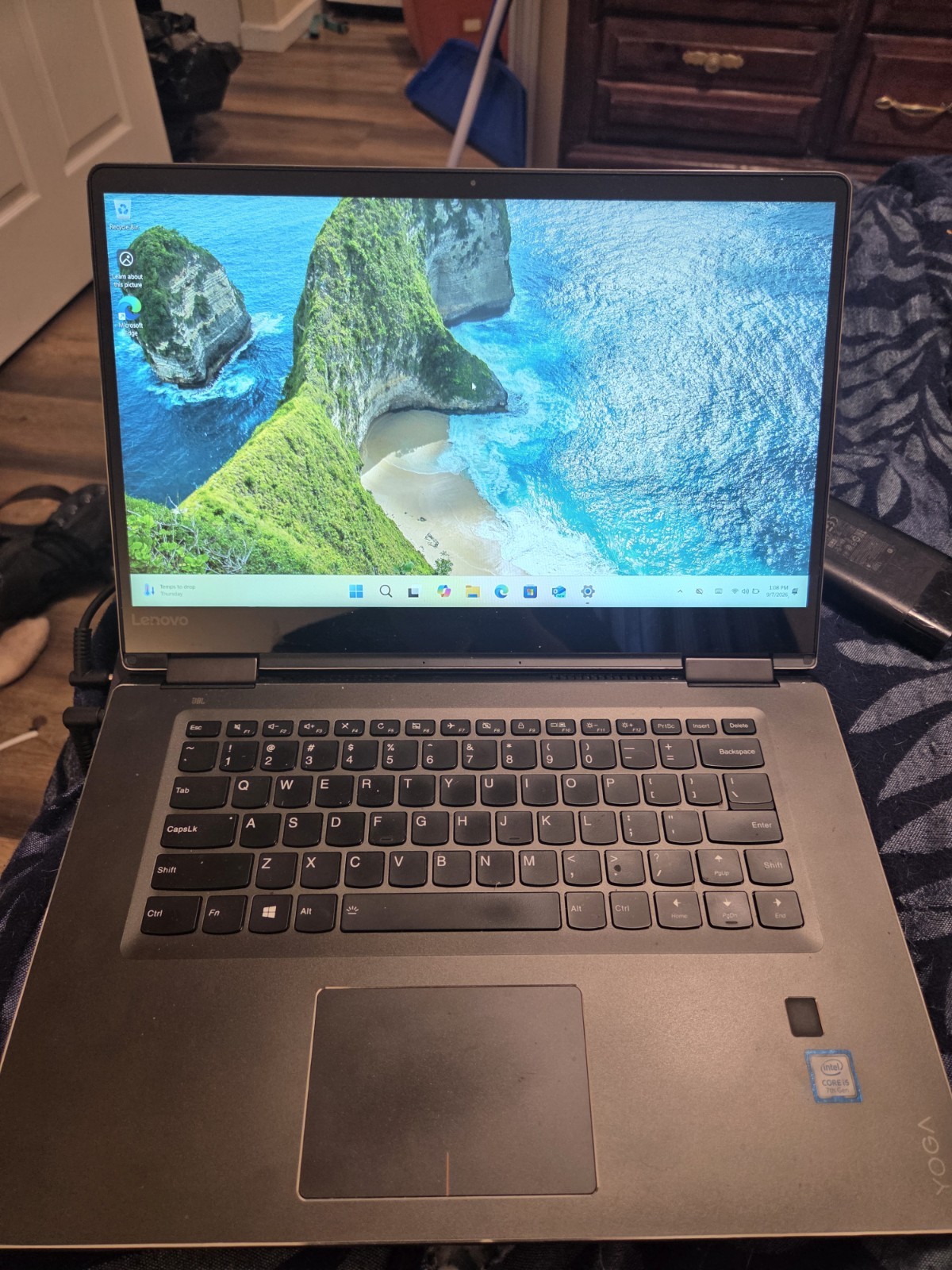 Lenovo Yoga 710-15IKB i5-7200U 2.5GHz, 8GB Ram, 256GB SSD, Windows 11--Touch Scr