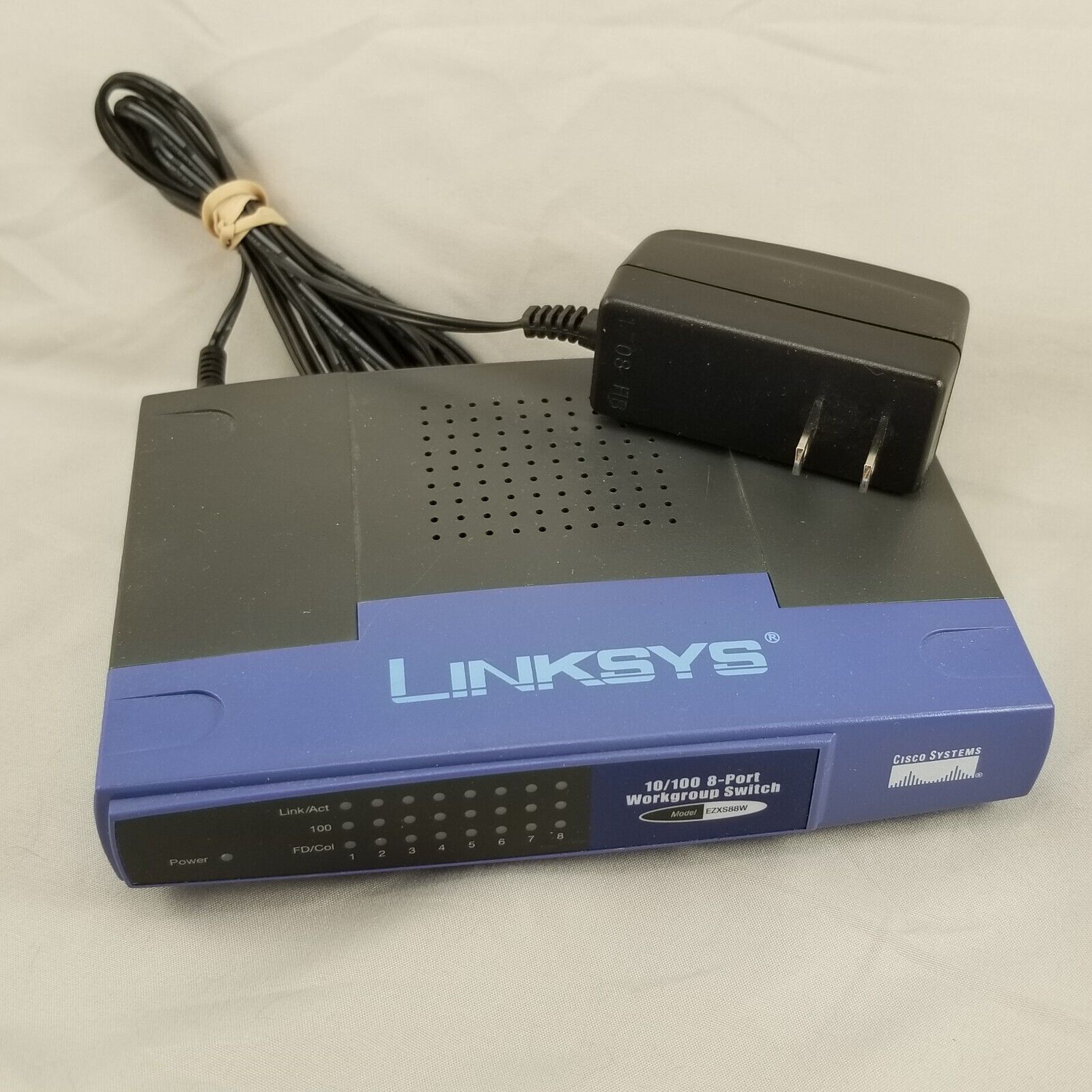 Cisco Linksys EZXS88W 10/100 8-Port Workgroup Switch Rj45 802.3