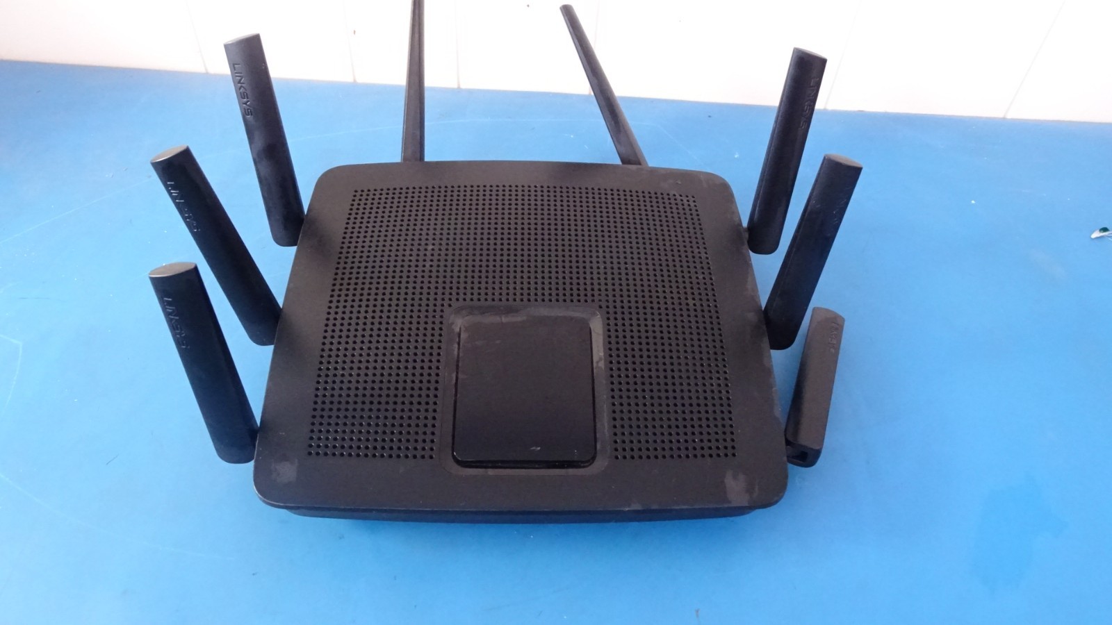 Linksys EA9400 MAX-STREAM AC5000 Tri-Band MU-MIMO Gigabit WiFi Router 8-Port