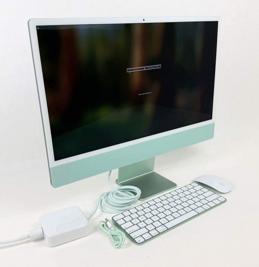 Apple iMac 24" 4480x2520 M1 8 Core CPU 16GB 512GB SSD Sequoia