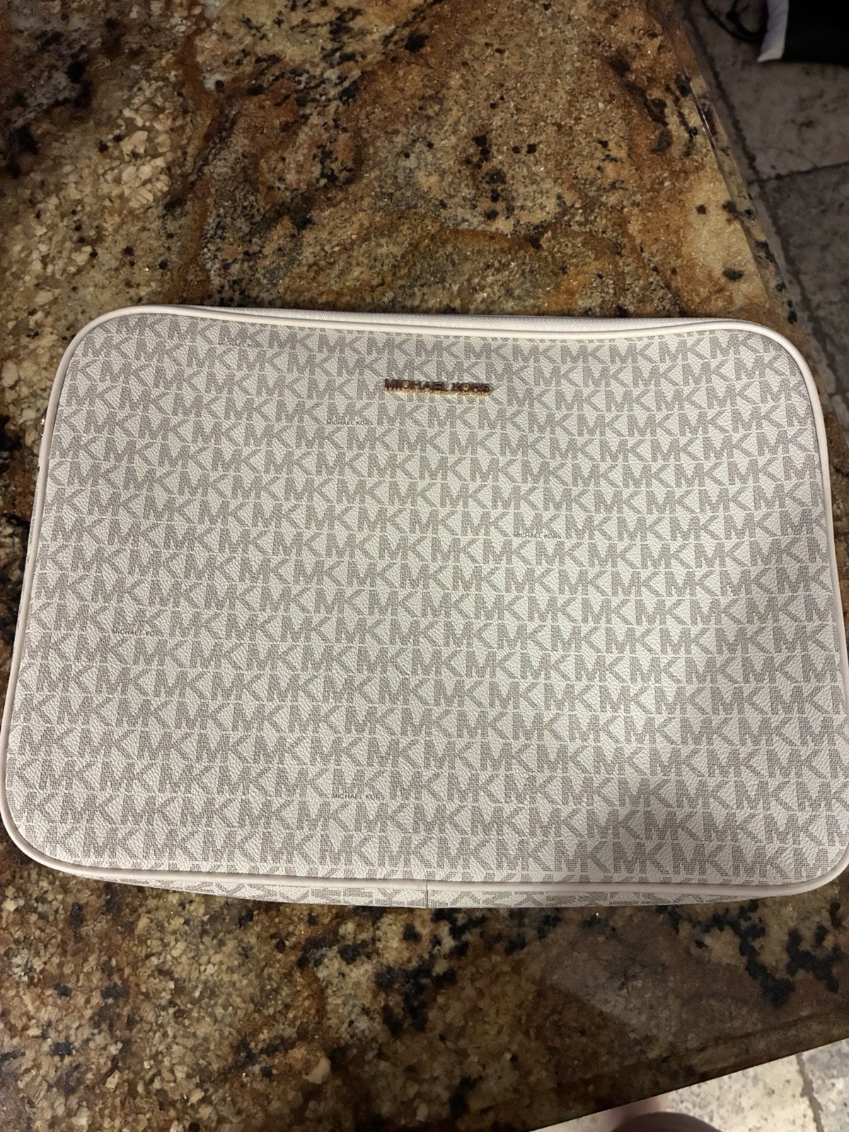 Michael Kors Jet Set Travel Laptop Case Brand New 13"