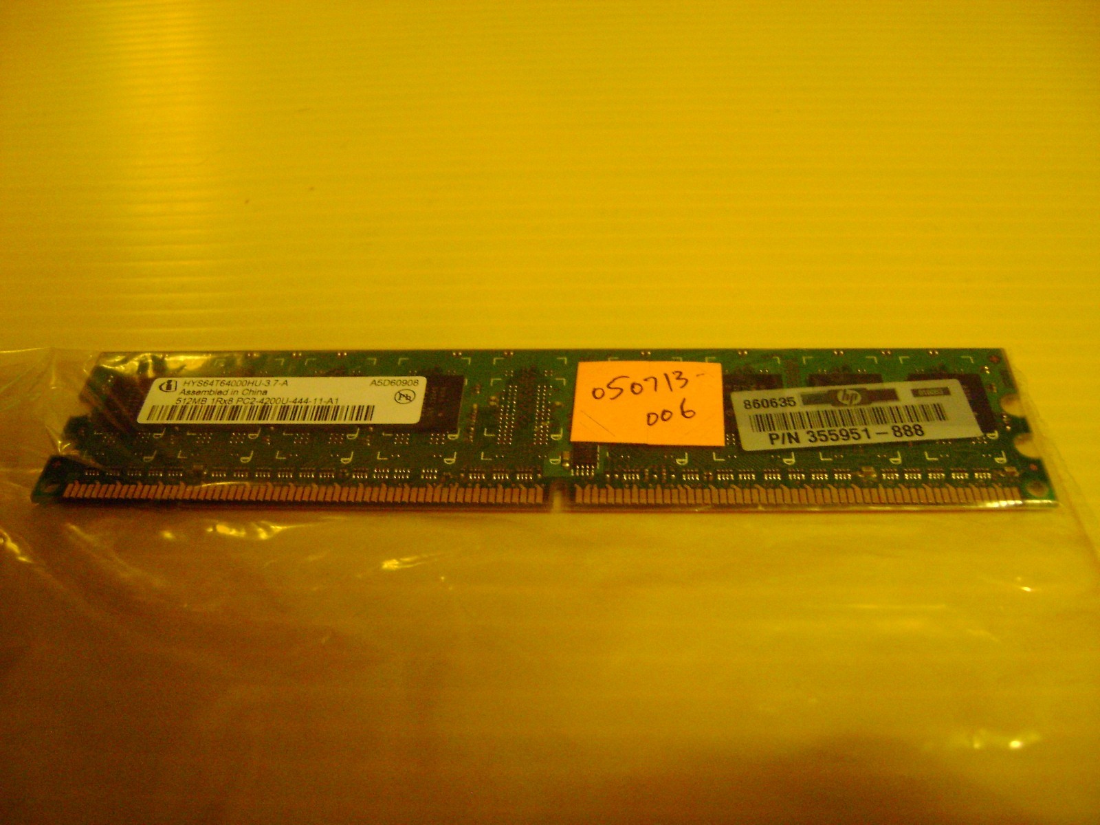 Infineon 512 MB PC2-4200 DDR2 RAM (HYS64T64000HU-3.7-A) HP Part #: 355951-888