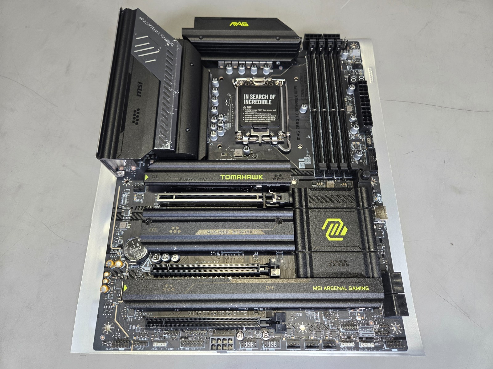 *Damaged* MSI MAG Z890 TOMAHAWK WIFI LGA 1851 ATX Intel DDR5 Gaming Motherboard