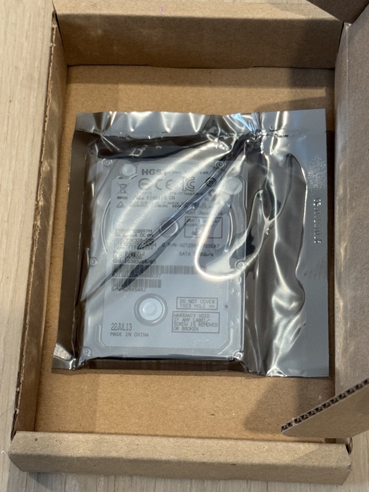 HTE723225A7A364 - HITACHI 250GB 7200RPM 2.5 inch SATA Hard Drive