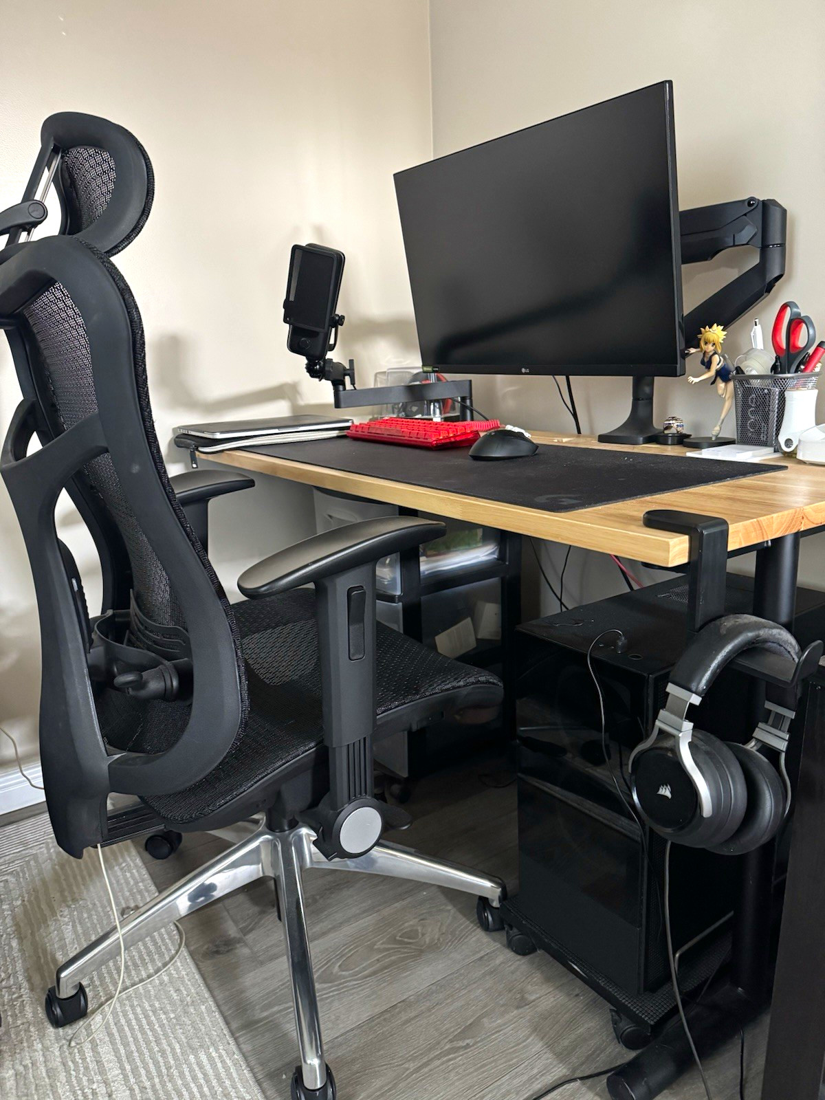 Streaming/Gaming PC Value Bundle (Desk, Chair, Monitor, and More Included)