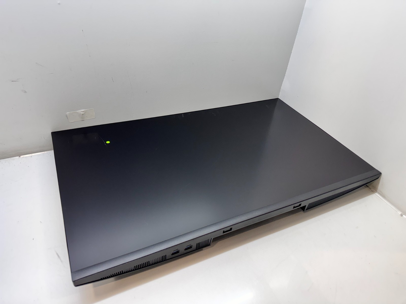 Dell P3223QE  31.5" 4K UHD Monitor, HDMI DisplayPort, No Stand *READ*