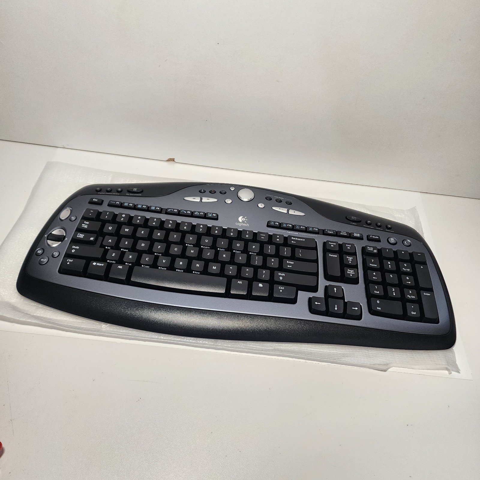 *****NO RECEIVER***** Logitech KEYBOARD CORDLESS WIRELESS Model Y-RR54 