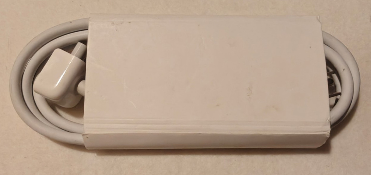 Genuine Apple Volex APC7H, New- as pictured