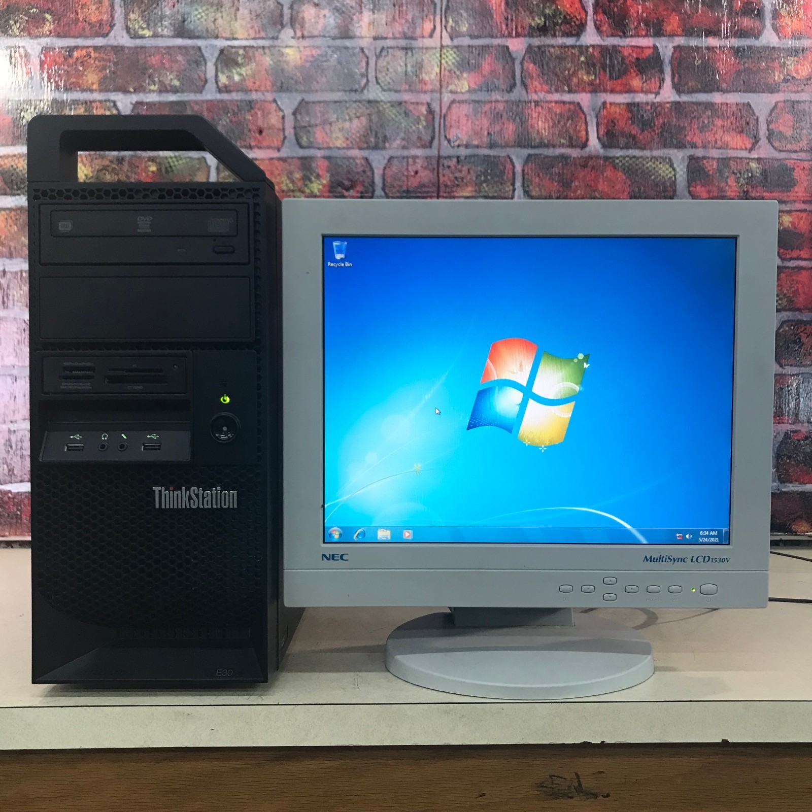 Lenovo ThinkStation Retro Gaming PC Xeon E31245 3.30GHz 16GB RAM (Windows 7 Pro)