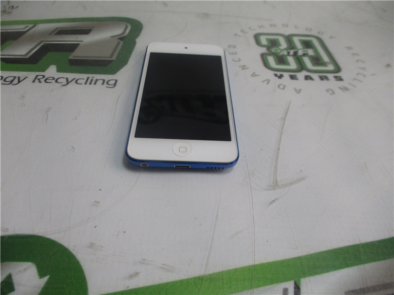 Apple iPod Touch A1574 32GB 4in WiFi Only A8 Processor
