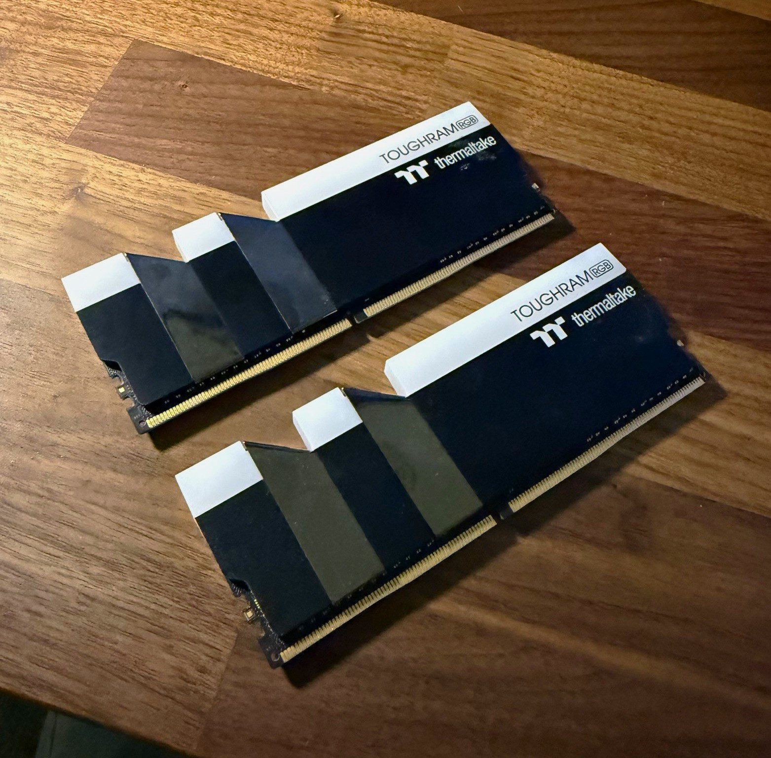 Thermaltake TOUGHRAM RGB DDR4 3600 DIMM 16GB (2x8GB) CL18 RAM