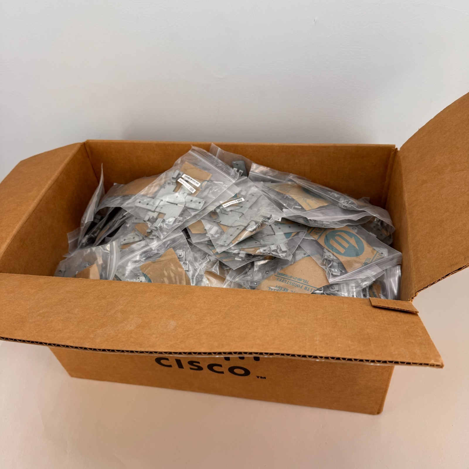 Lot of 235x Cisco Air AP 69-2160-03 Brackets + T Rail 800-26066-02 + Screws