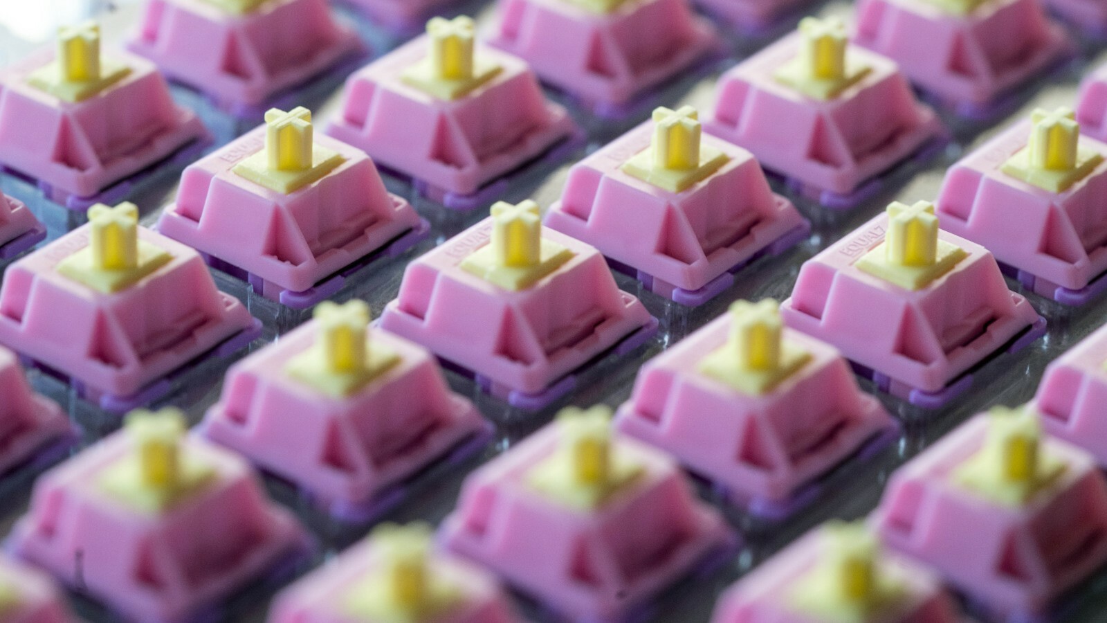 Hand Lubed and Filmed C3 Equalz Banana Split / Macho Linear Switches (70 count)