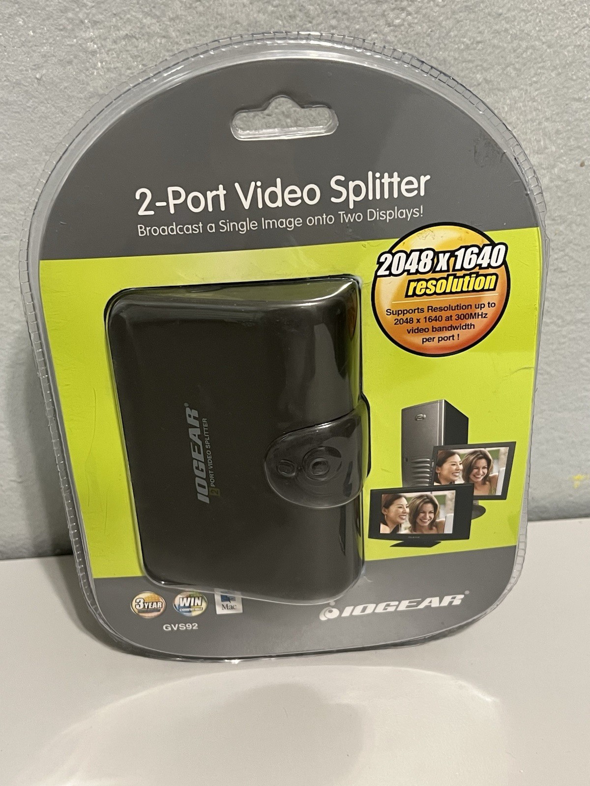 IOGEAR GVS92 2-Port VGA Video Splitter NIB