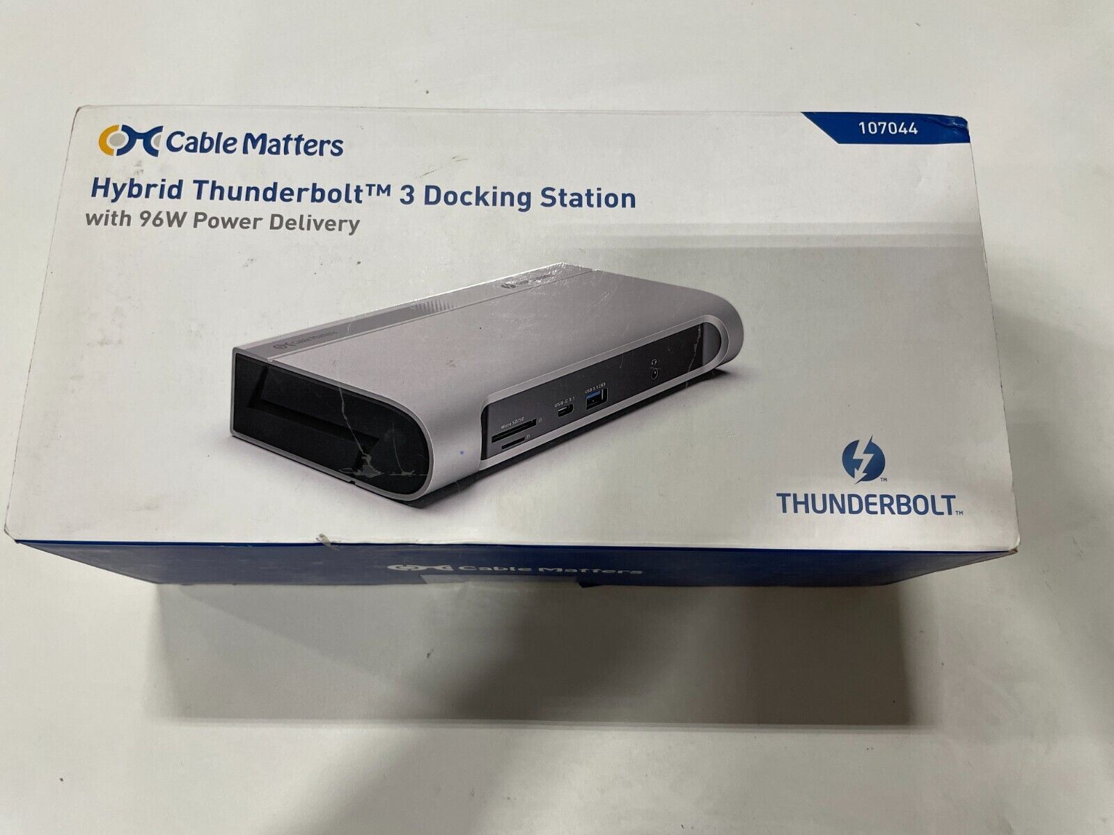 Cable Matters Hybrid Thunderbolt 3 Docking Station 96W Power Delivery