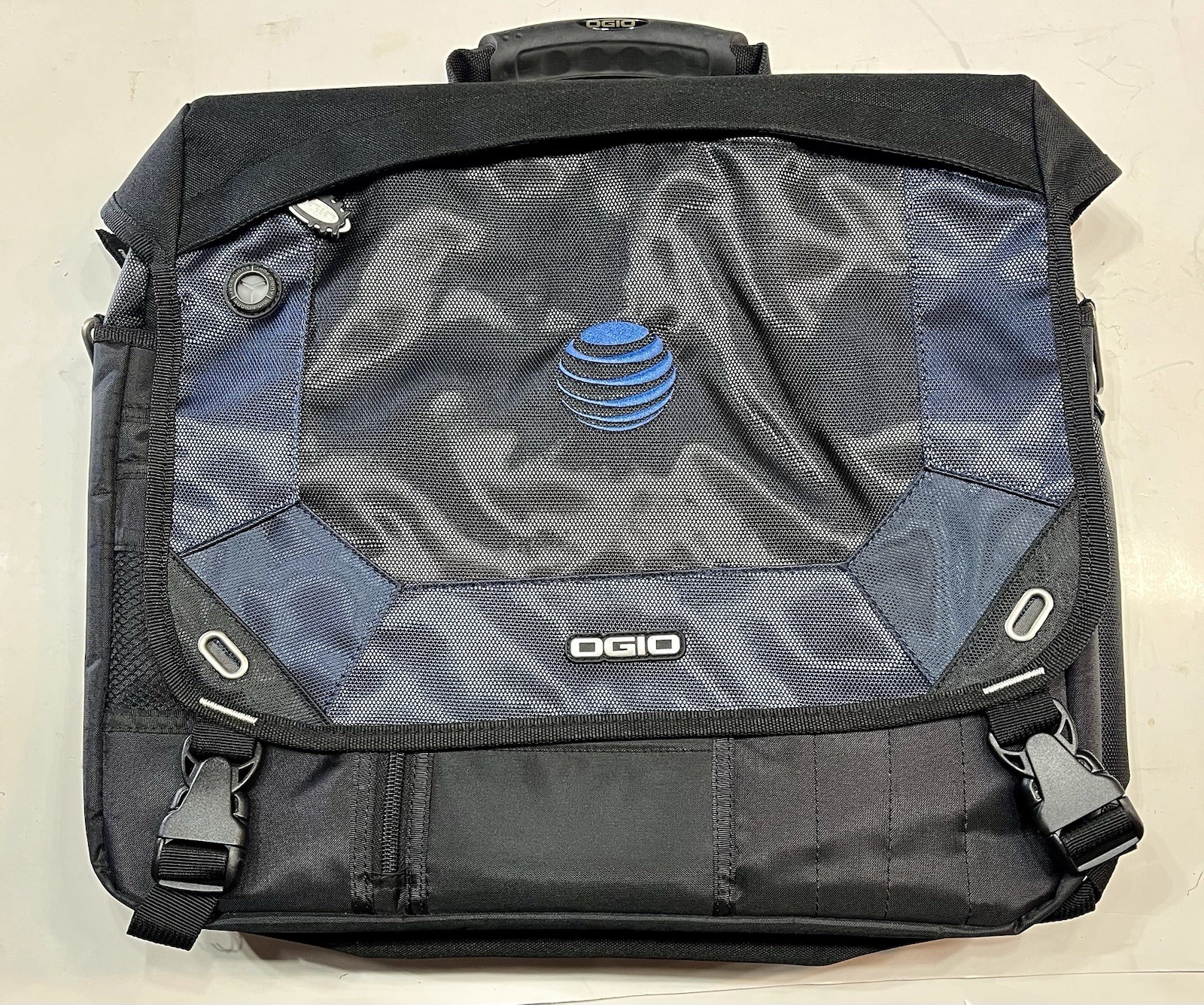 AT&T Logo Padded Laptop / Messenger Bag Computer Travel Office OGIO Model 03507
