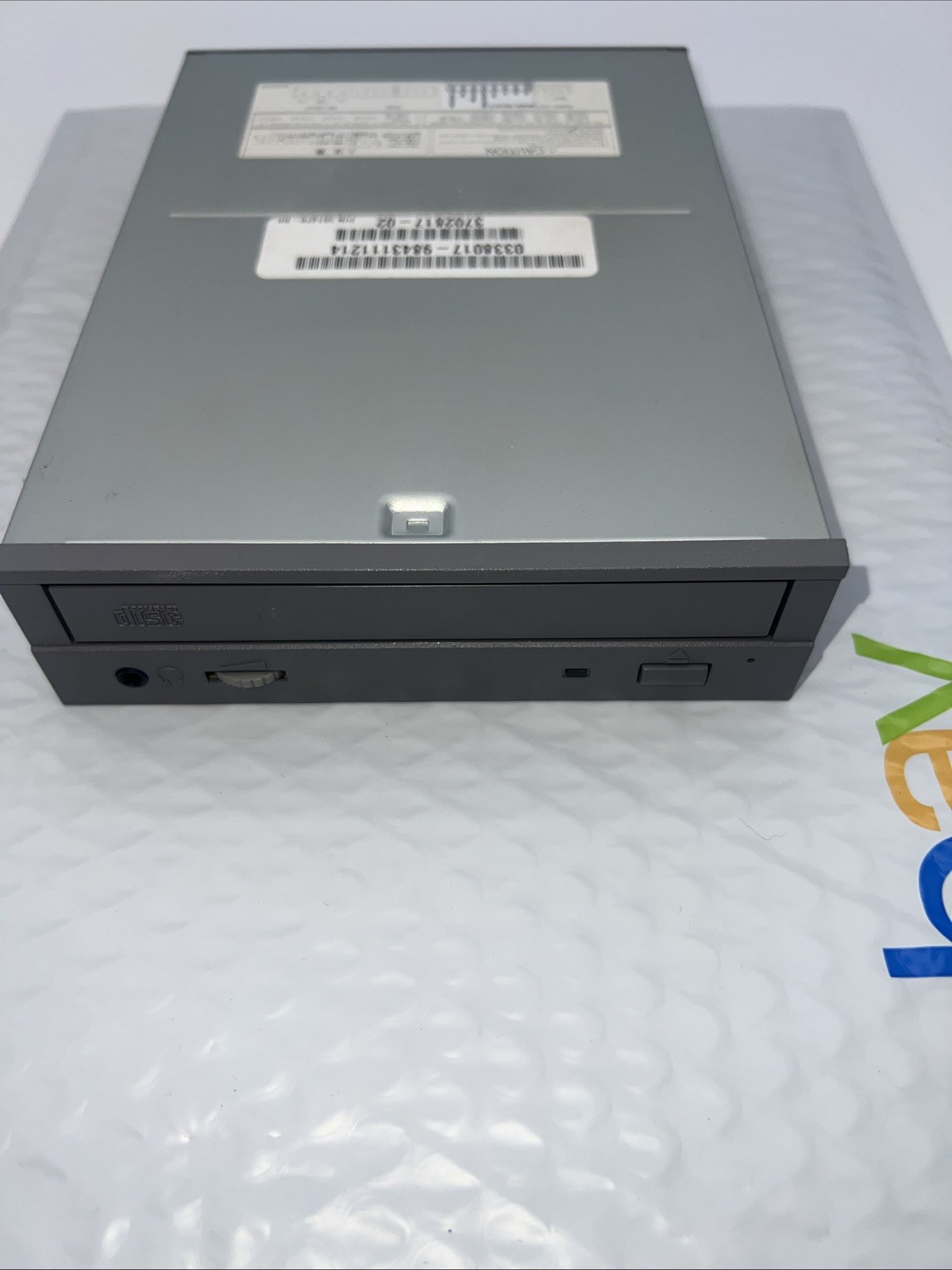 Sun 370-3817 SunCD 12 SCSI CD-ROM, Medium Grey Bezel, Toshiba XM5701B