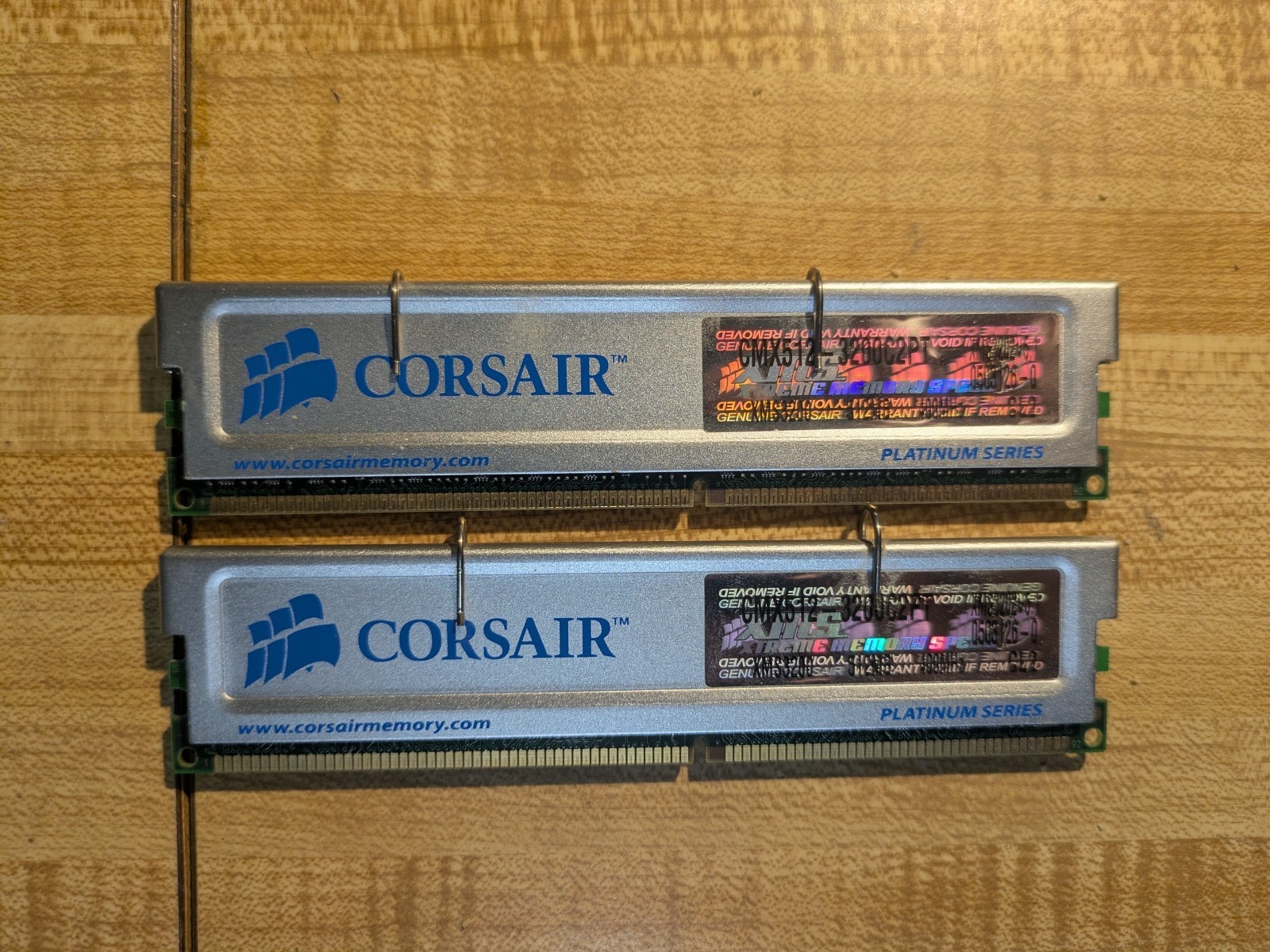 (Lot of 2) CORSAIR CMX512-3200C2PT 512MB 400MHz Platinum Series Memory (RAM)