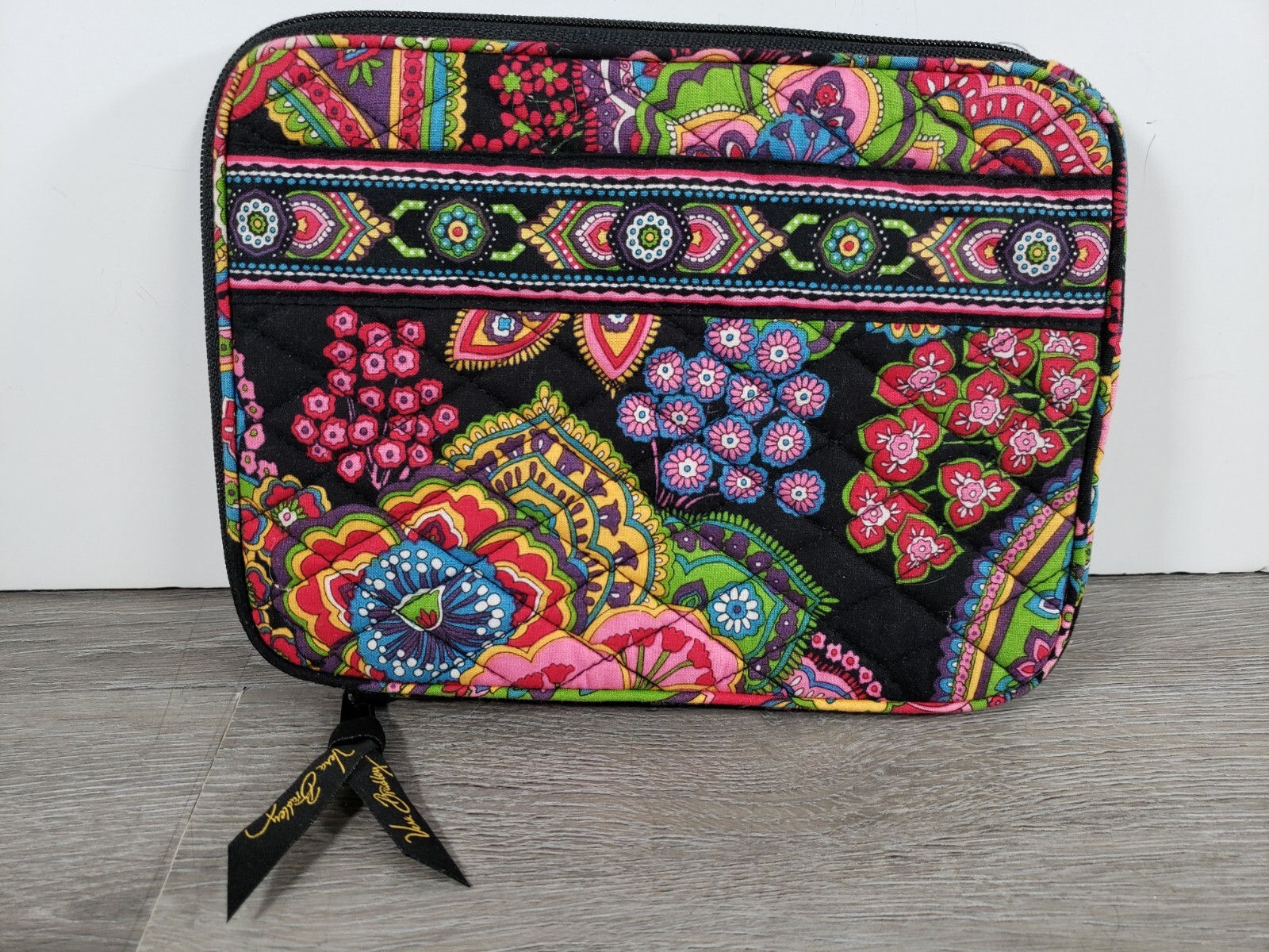 VERA BRADLEY E-Reader Tablet Sleeve 2009 RETIRED SYMPHONY IN HUE PATTERN