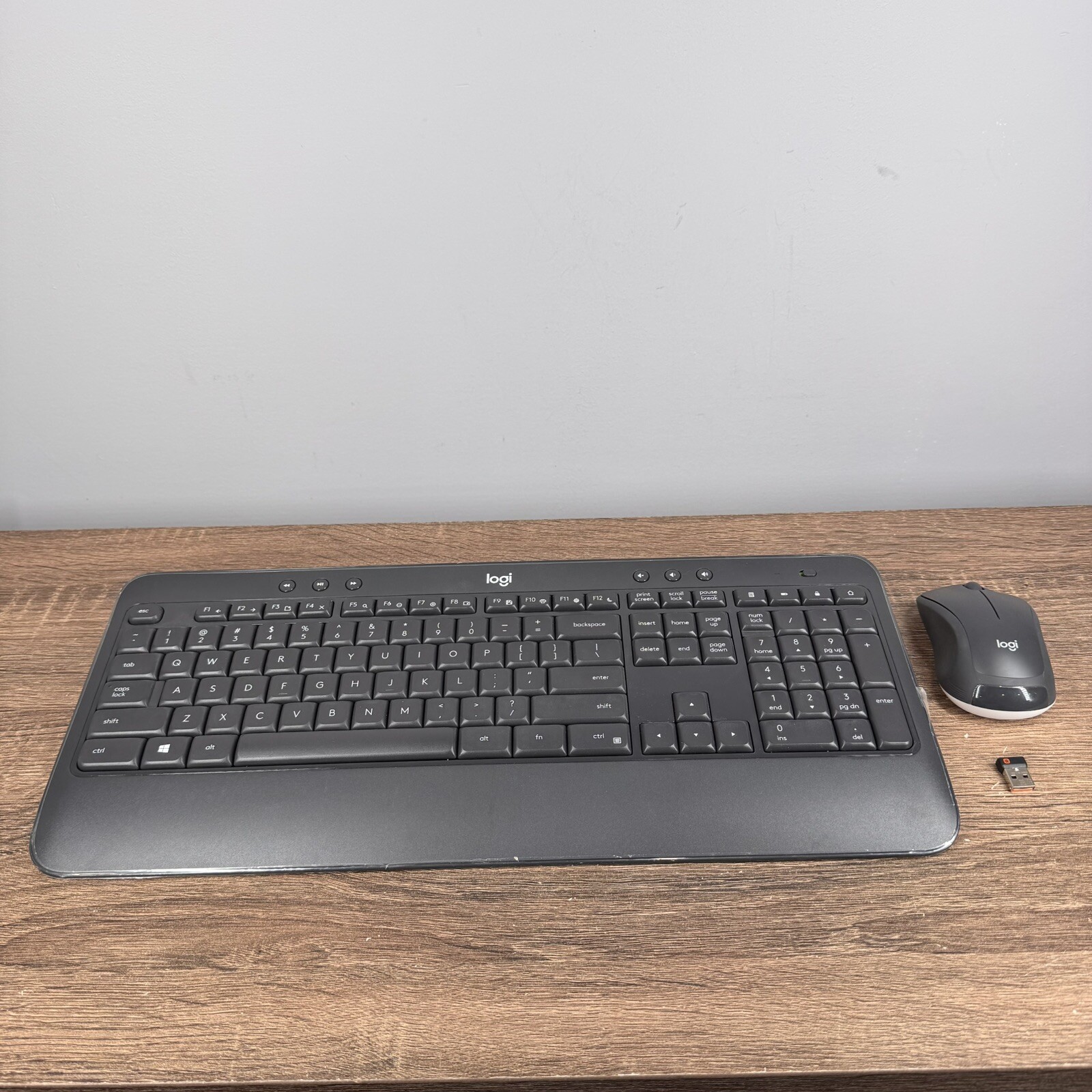 Logitech K540  Wireless Keyboard and Logi M310 Mouse Combo & 1 USB Dongle