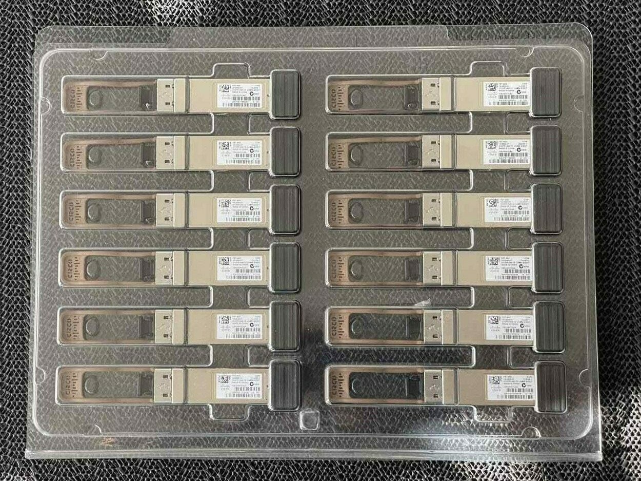 NEW IN PLASTIC CLAMSHELL Cisco FET-40G QSFP Fabric Extender, 4 lanes, 850 nm MMF