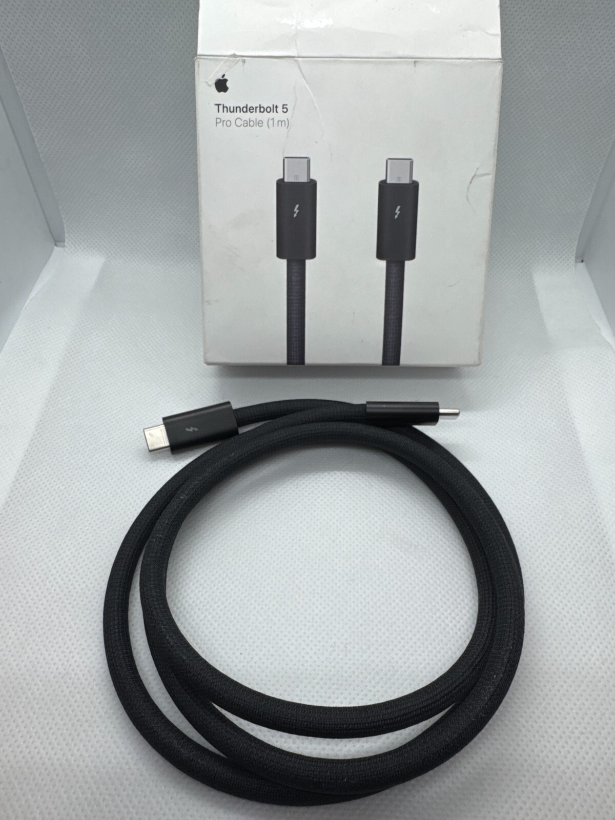 GENUINE Apple Thunderbolt 5 Pro Cable (USB-C) (1m) MC9C4AM/A - Black