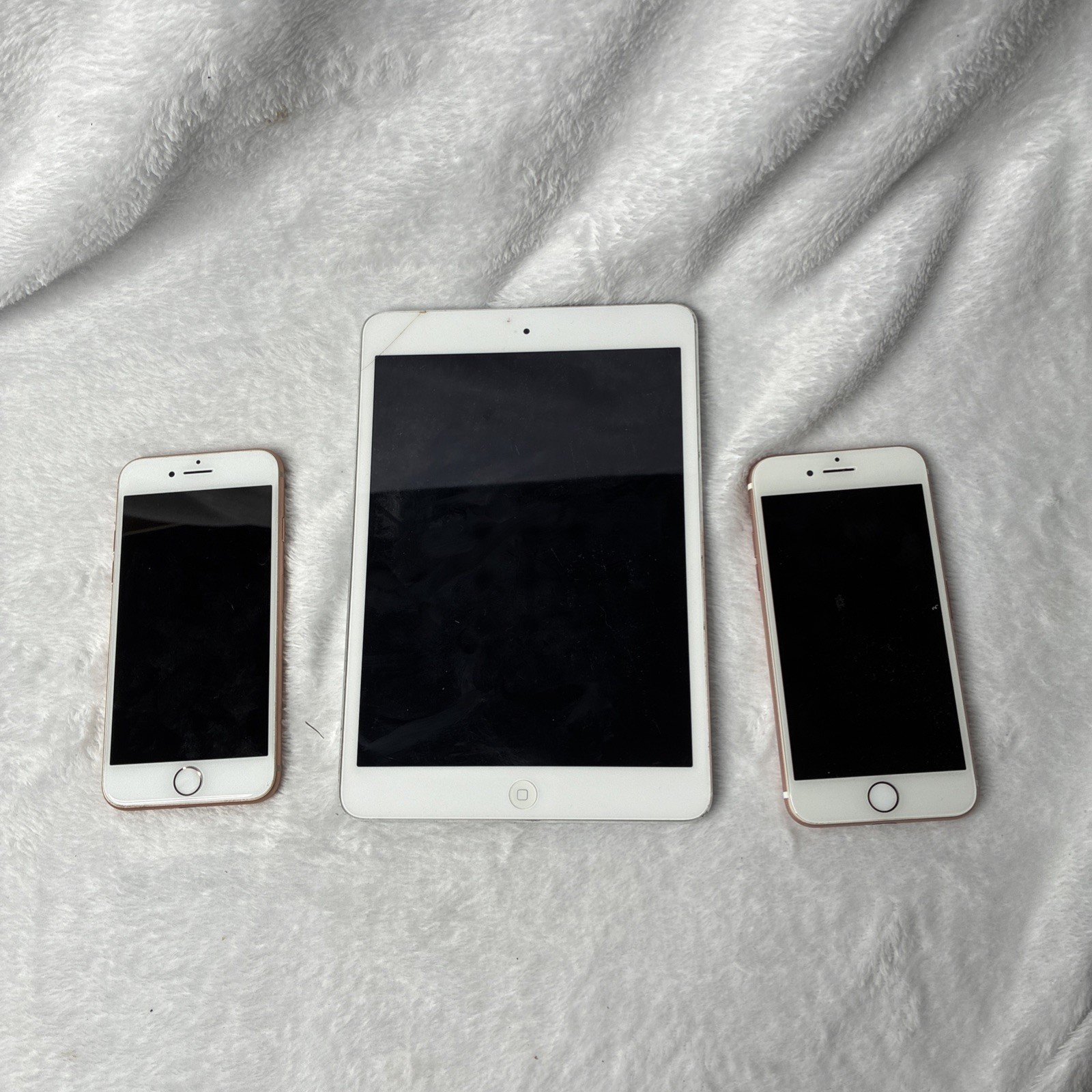 Apple 2 iPhones + iPad Mini 2 A1489 Lot Untested Parts Repair AS IS