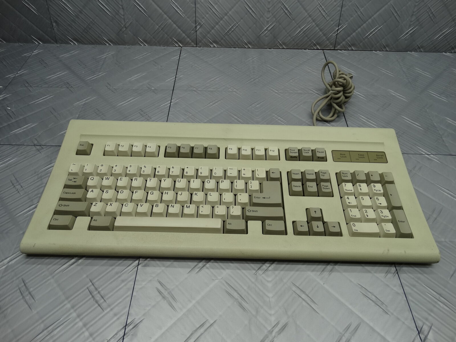 Chicony Mechanical AT/XT Keyboard KB-5161 E8H5IKKB-5161 Mainframe Collection
