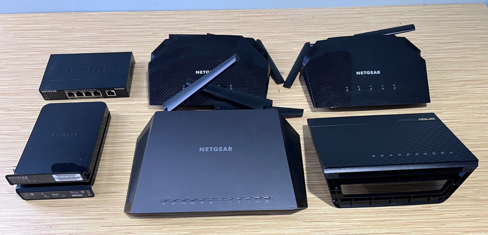 Lot of Defective Netgear Routers Networking R6700AX GS305P Asus RT-AC86U R7000