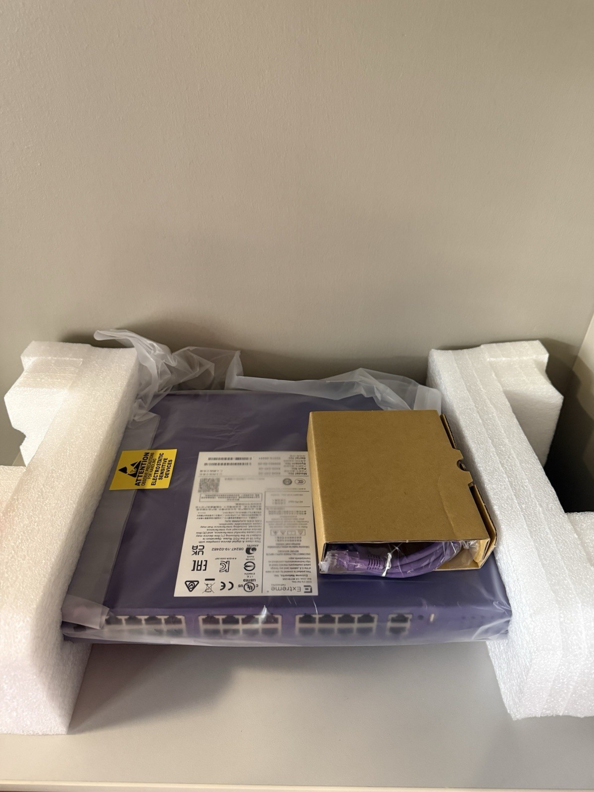 Extreme Networks X435-24P-4S ExtremeSwitching 24-Port POE+ Switch