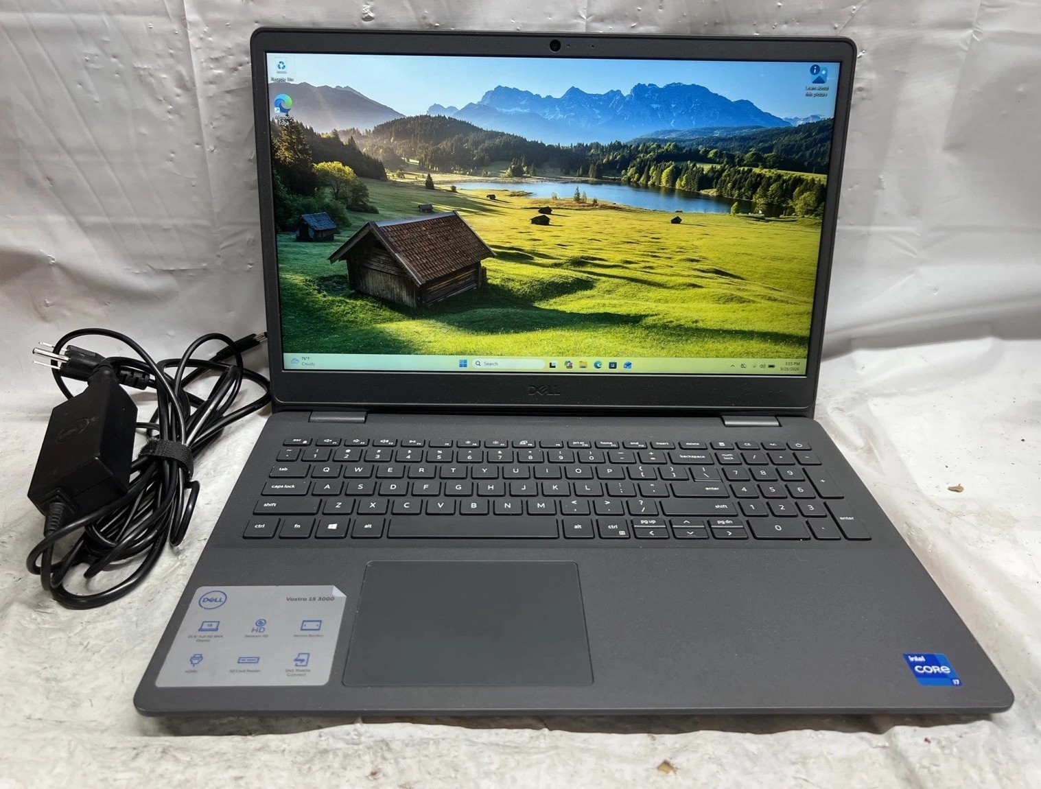 Dell Vostro 15 3500 Gray FHD i7-1165G7 @ 2.80 GHz 8 GB RAM 512GB NVMe SSD W11P